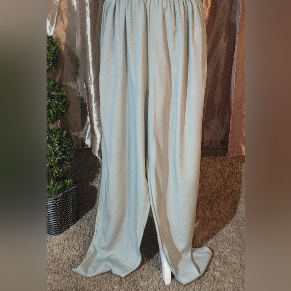 Bali Emerald - Resort, Lounge Wear - Camisole, Pants & Cut Out Lace Jacket - Picture 7 of 13